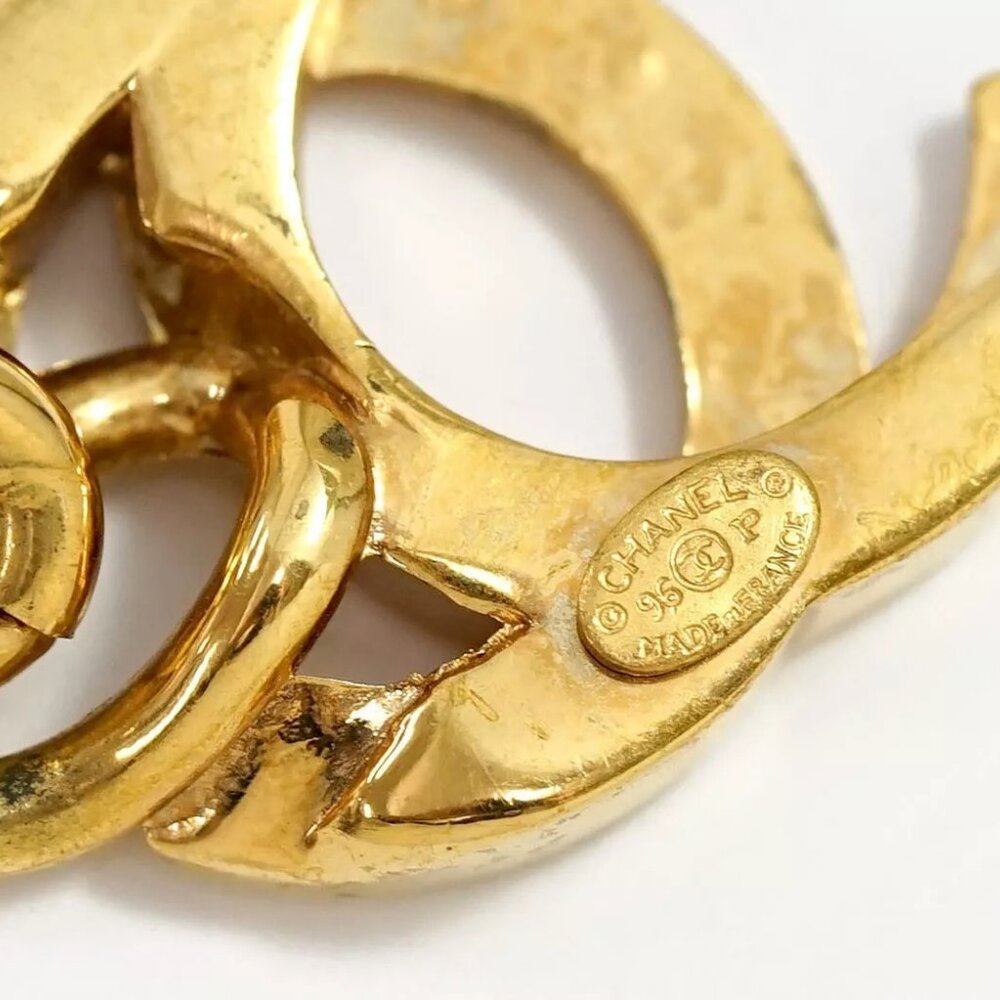 CHANEL CC Logo TurnLock Vintage Bracelet 6.7" Gold Tone 96P Auth w/Box USED - Picture 4 of 7